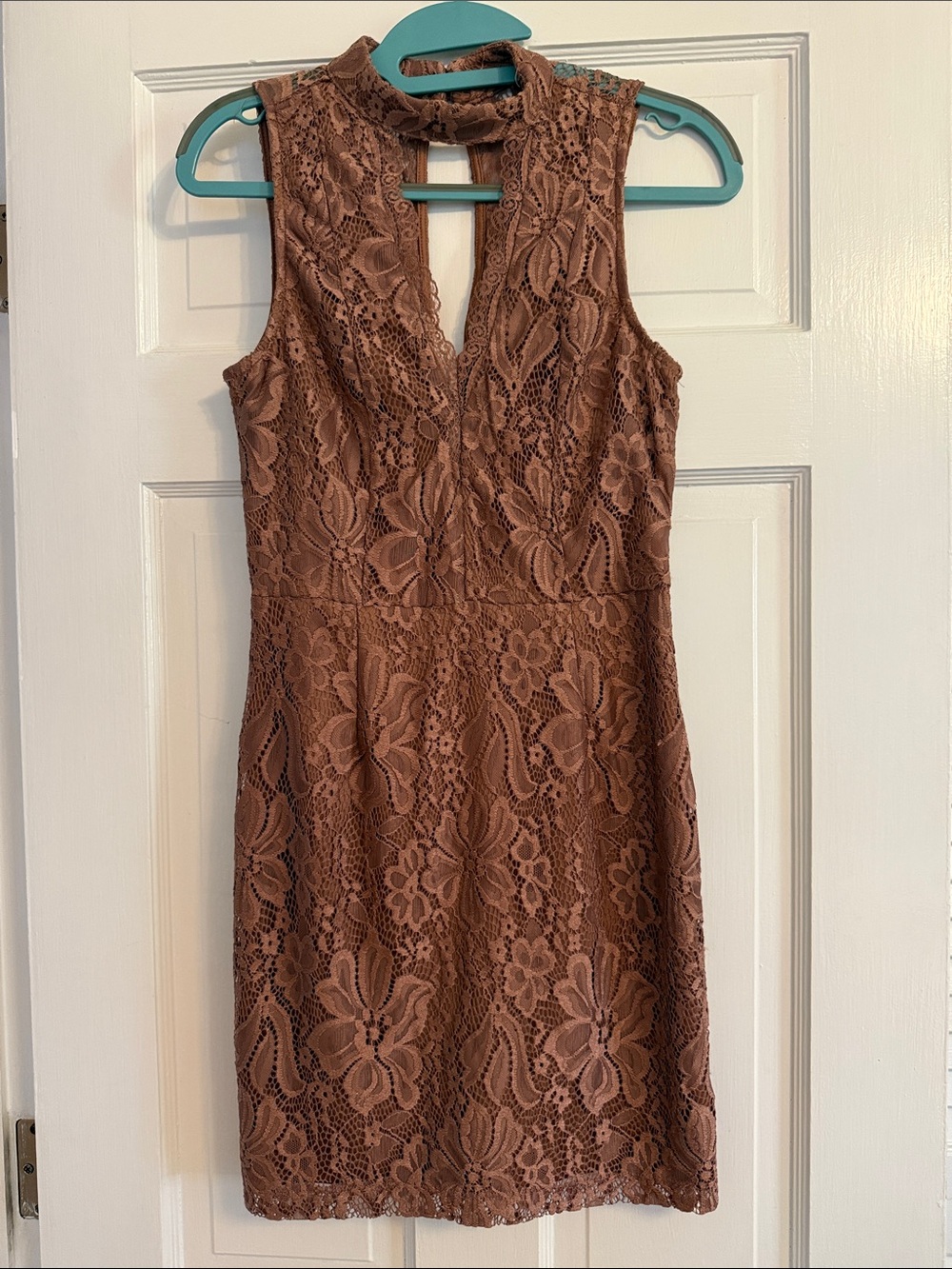 Lulu's Mauve Lace Sleeveless Sheath Dress